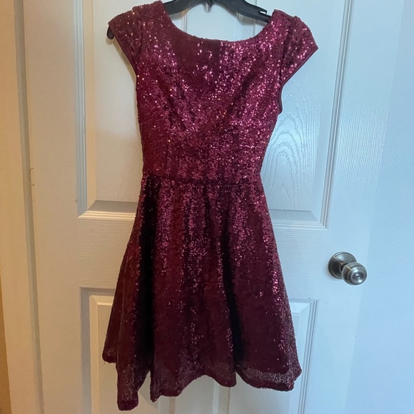 B. DARLIN Crimson sequin mini dress - Picture 7 of 10